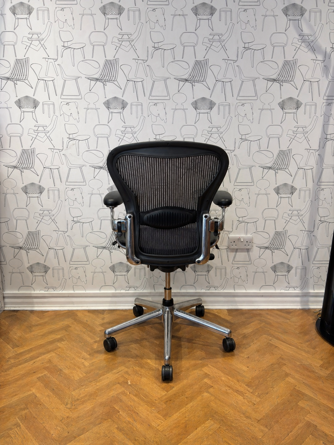 Polished Herman Miller Aeron Classic Size B ‘Lilac’ (Refurbished)
