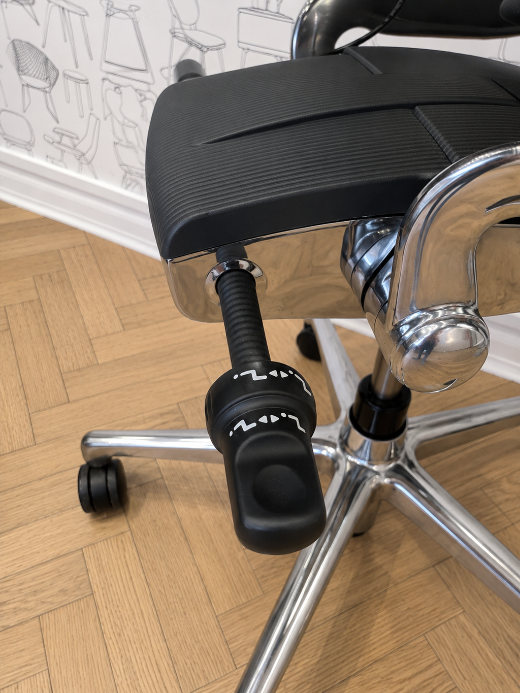 Herman Miller Aeron Remastered With Polished Aluminium Base Fully Loaded with PostureFit Lumbar Support