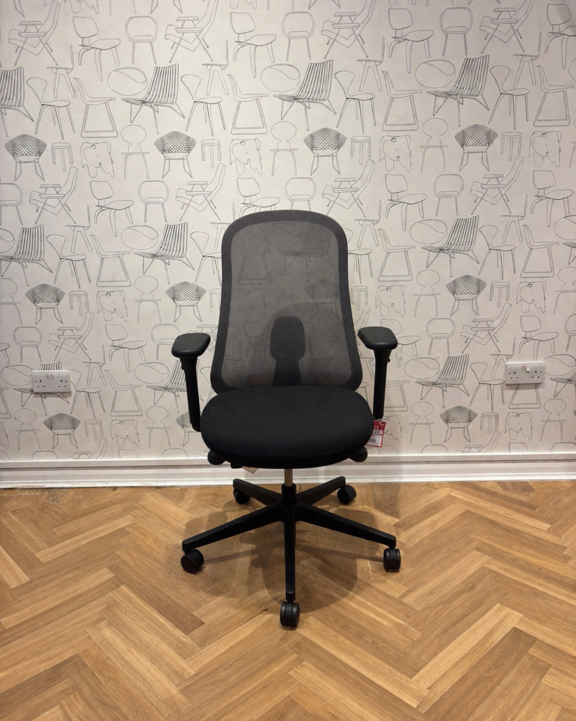 Herman Miller Lino in Black (Refurbished)