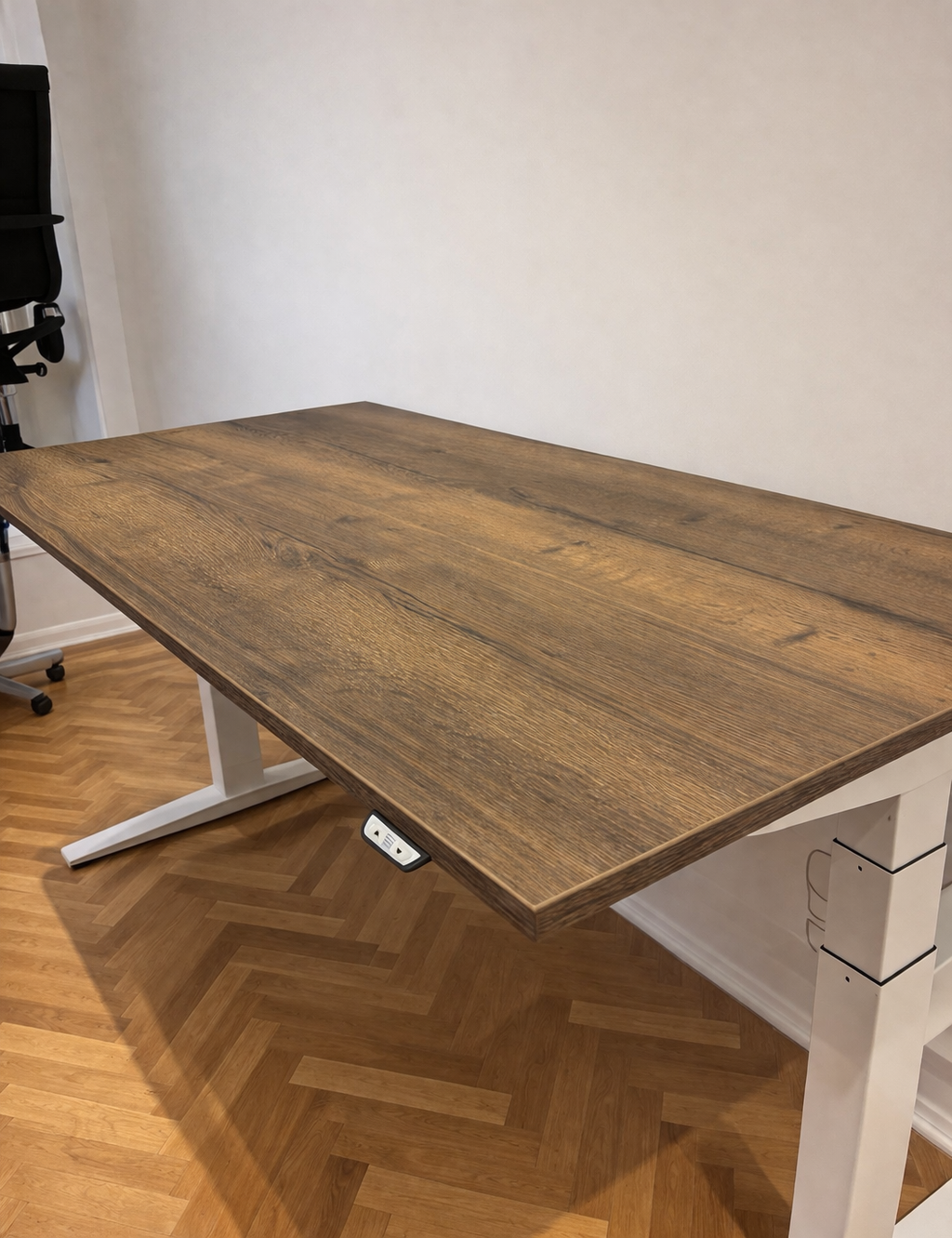Herman Miller Ratio Sit & Stand Desk Brown Halifax Oak
