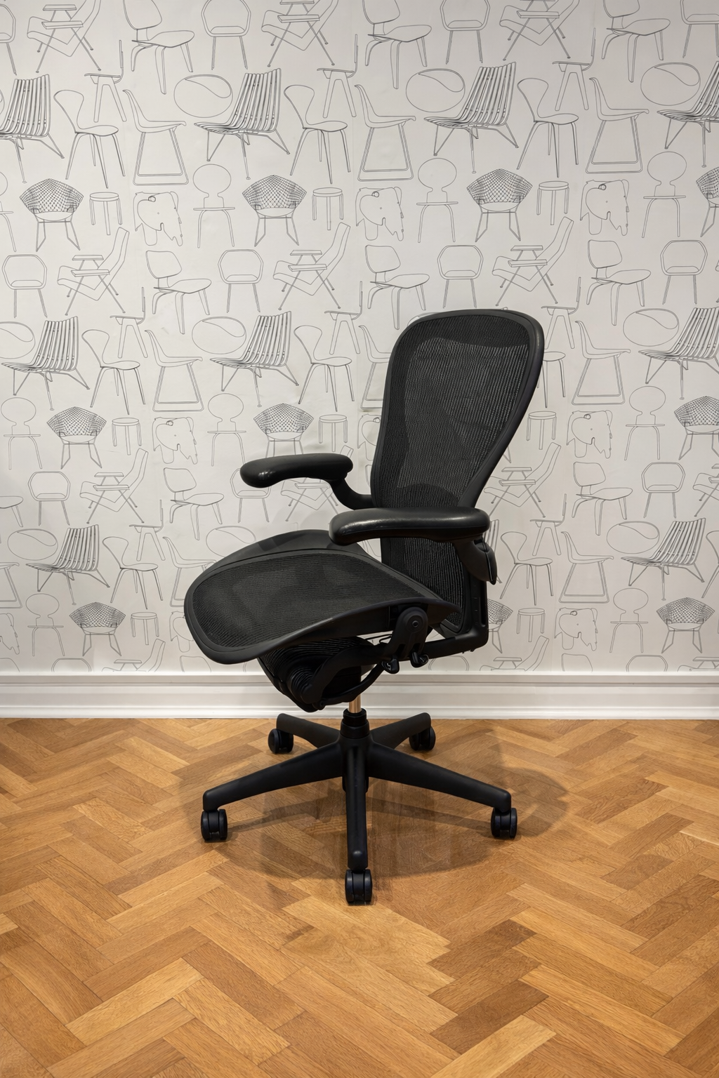 Herman Miller Aeron Classic Size C (Refurbished)