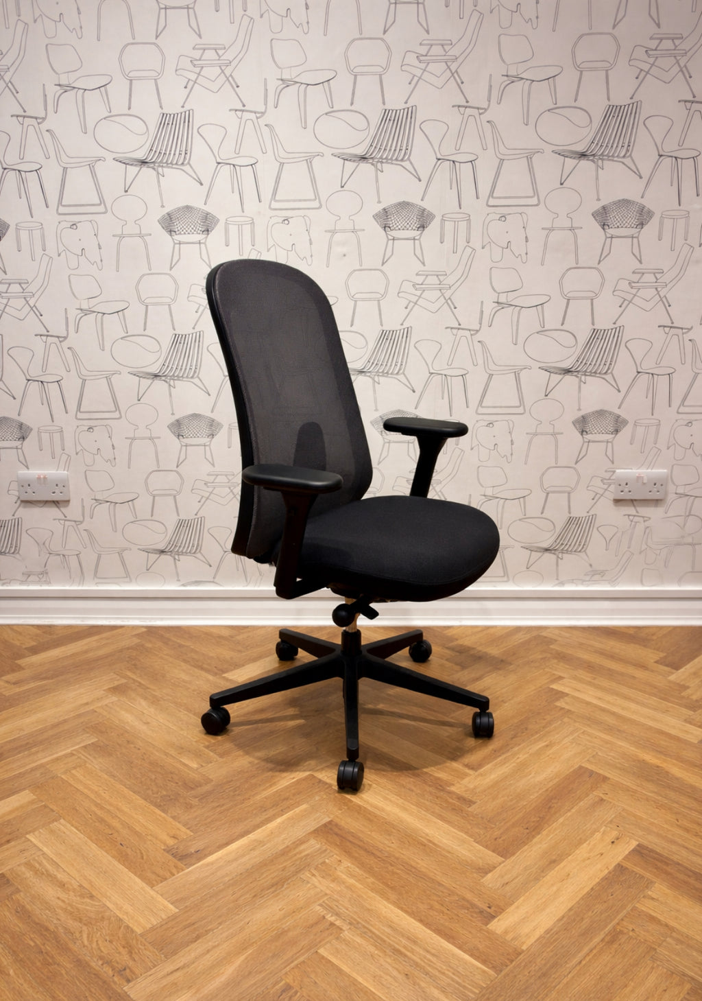 Herman Miller Lino in Black (Refurbished)