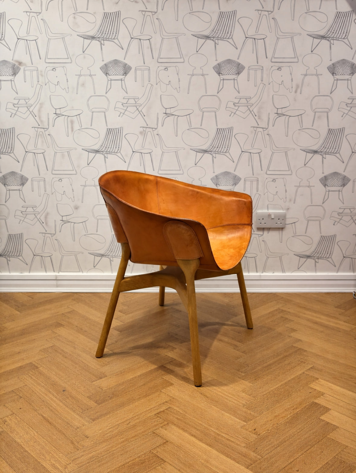 Hem Pocket Chair