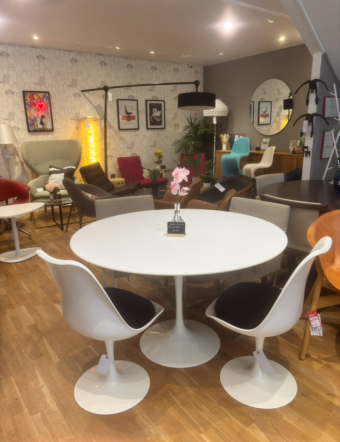 Knoll Saarinen Tulip Swivel Chair