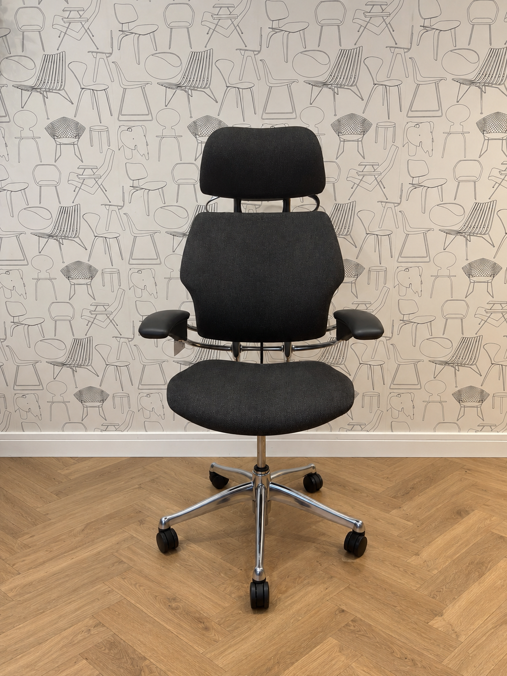 Humanscale Freedom Office Chair with headrest & coat hangar (Chrome)