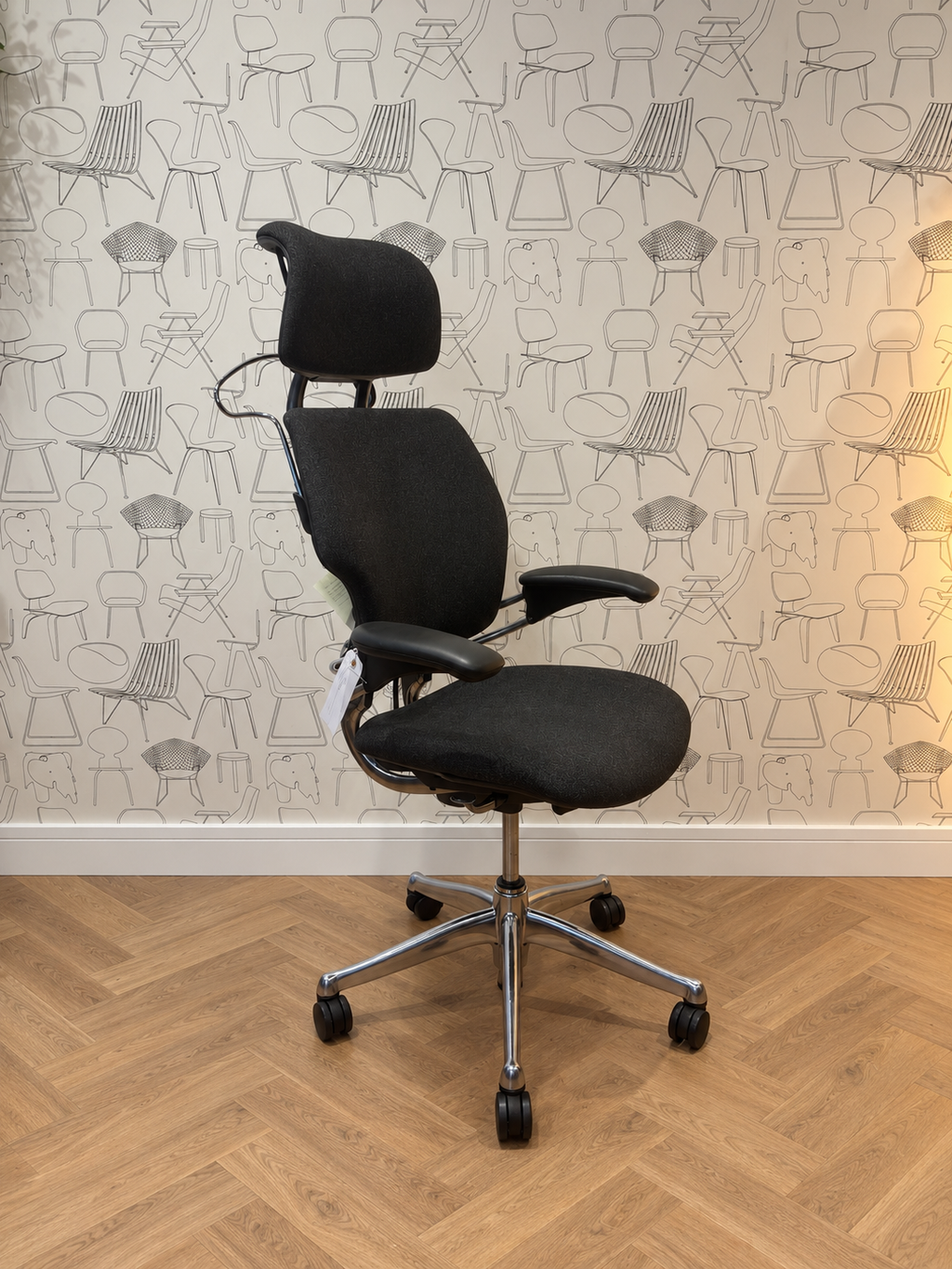 Humanscale Freedom Office Chair with headrest & coat hangar (Chrome)