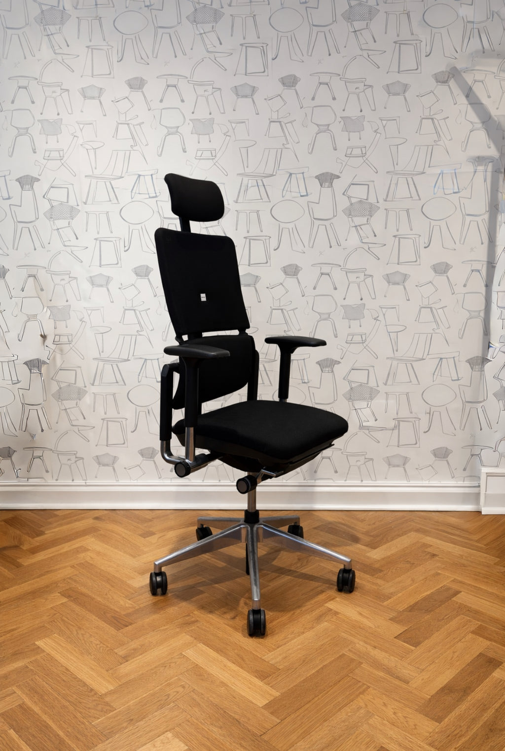 Steelcase Please V2 Executive Task Chair With Headrest in Black (Used)