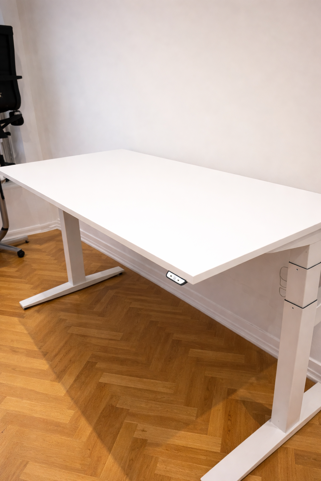 Herman Miller Ratio Sit & Stand Desk White