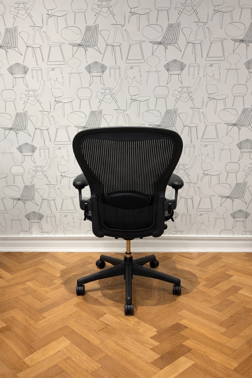 Herman Miller Aeron Classic Size C (Refurbished)