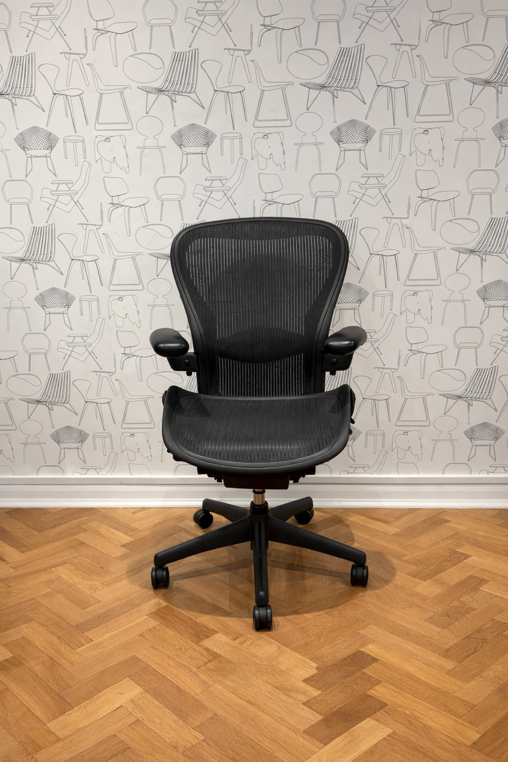 Herman Miller Aeron Classic Size C (Refurbished)
