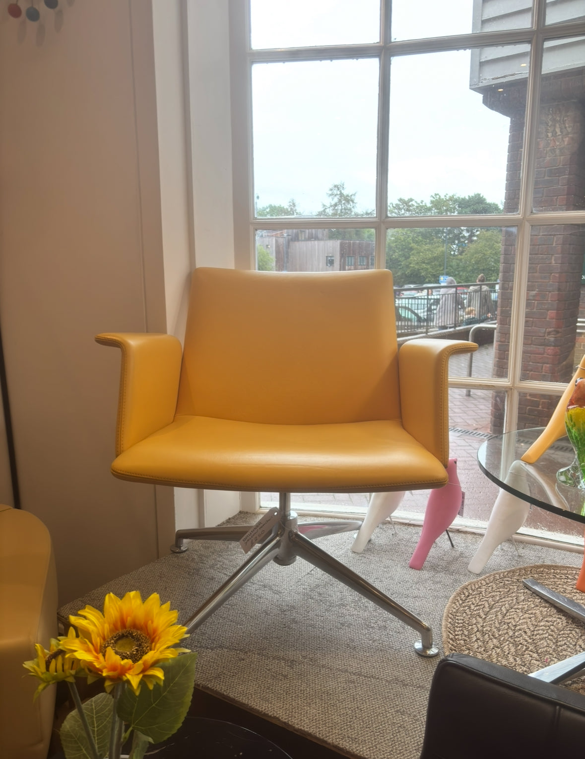 Brunner Fina Lounge Chair in Leather (Yellow)