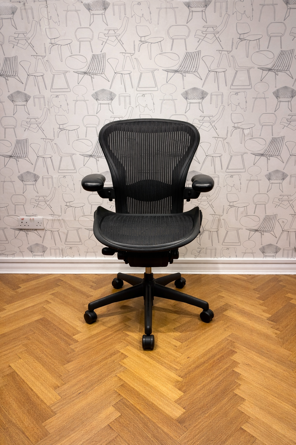 Herman Miller Aeron Classic Size A (Refurbished)