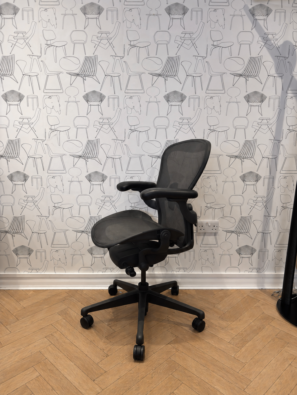 Herman Miller Aeron Remastered Size B (Refurbished)