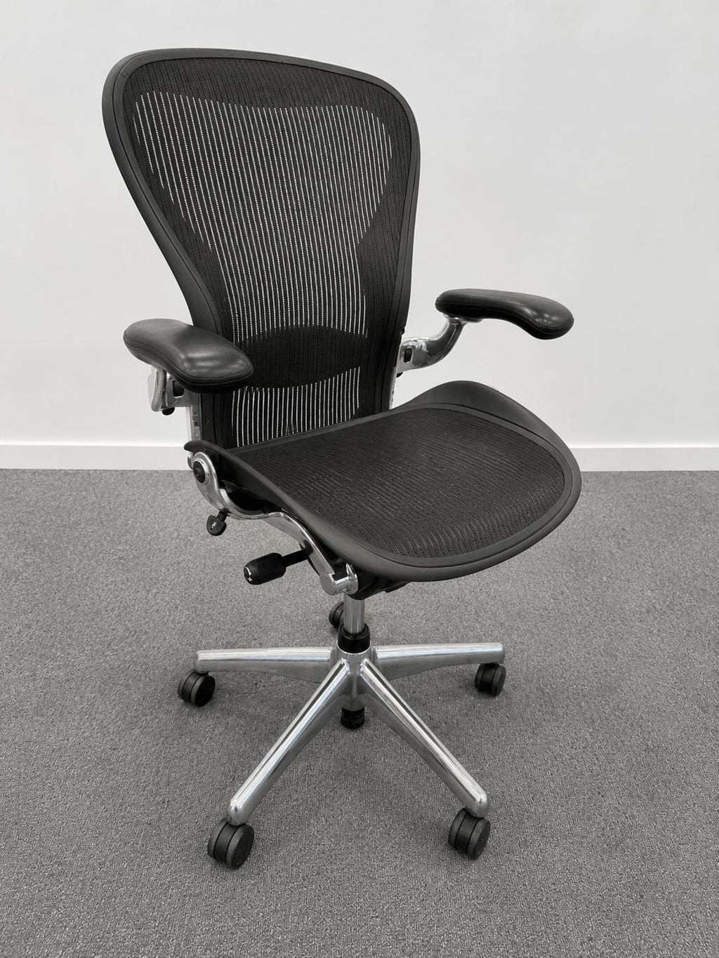 Herman Miller Aeron Classic with Polished aluminium Frame + Leather Arm Pads (Fully Loaded) Size C (Refurbished)