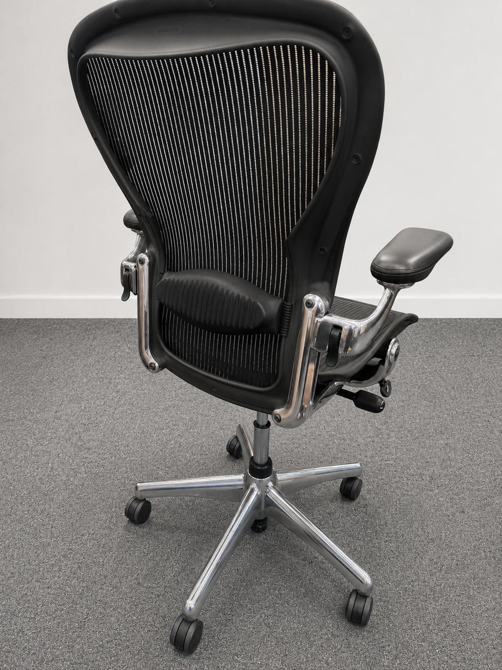 Herman Miller Aeron Classic with Polished aluminium Frame + Leather Arm Pads (Fully Loaded) Size C (Refurbished)