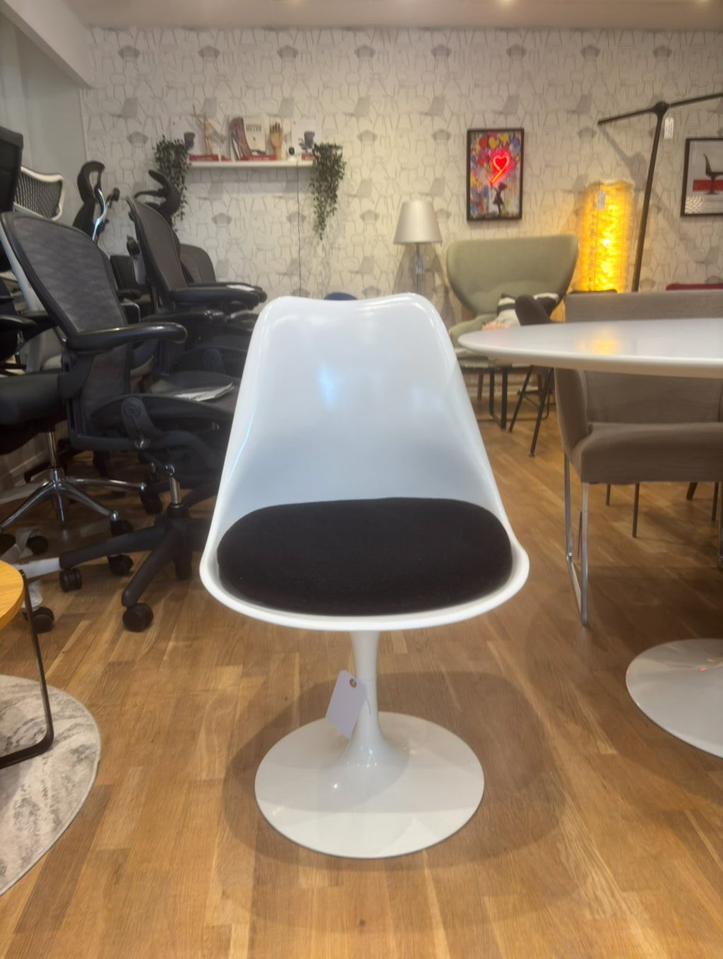 Knoll Saarinen Tulip Swivel Chair