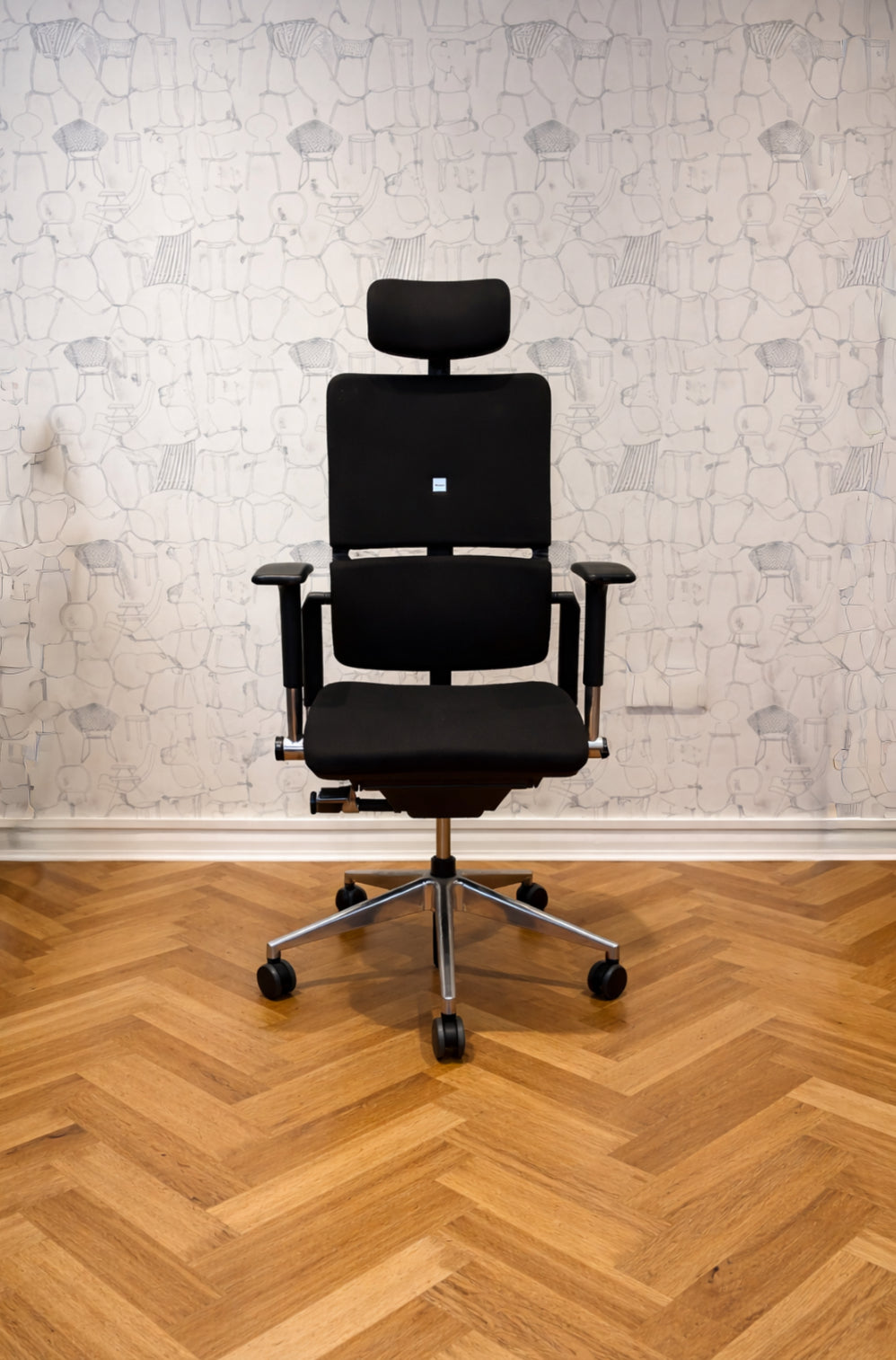 Steelcase Please V2 Executive Task Chair With Headrest in Black (Used)