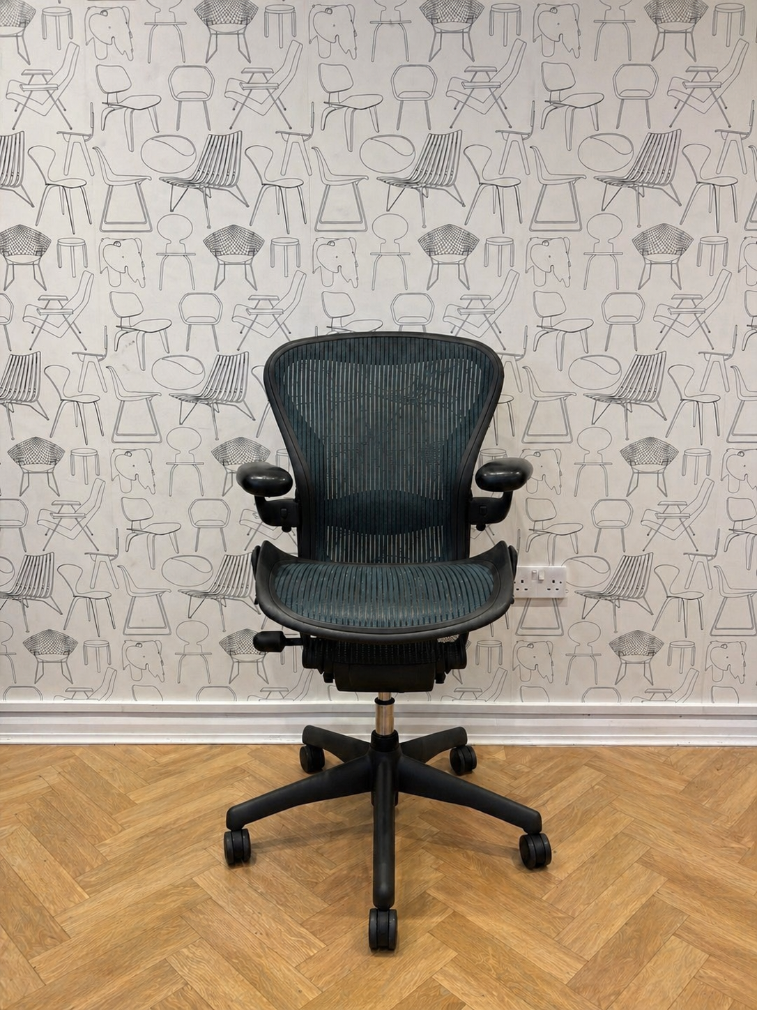 Herman Miller Aeron Classic Size B ‘Jade’ (Refurbished)