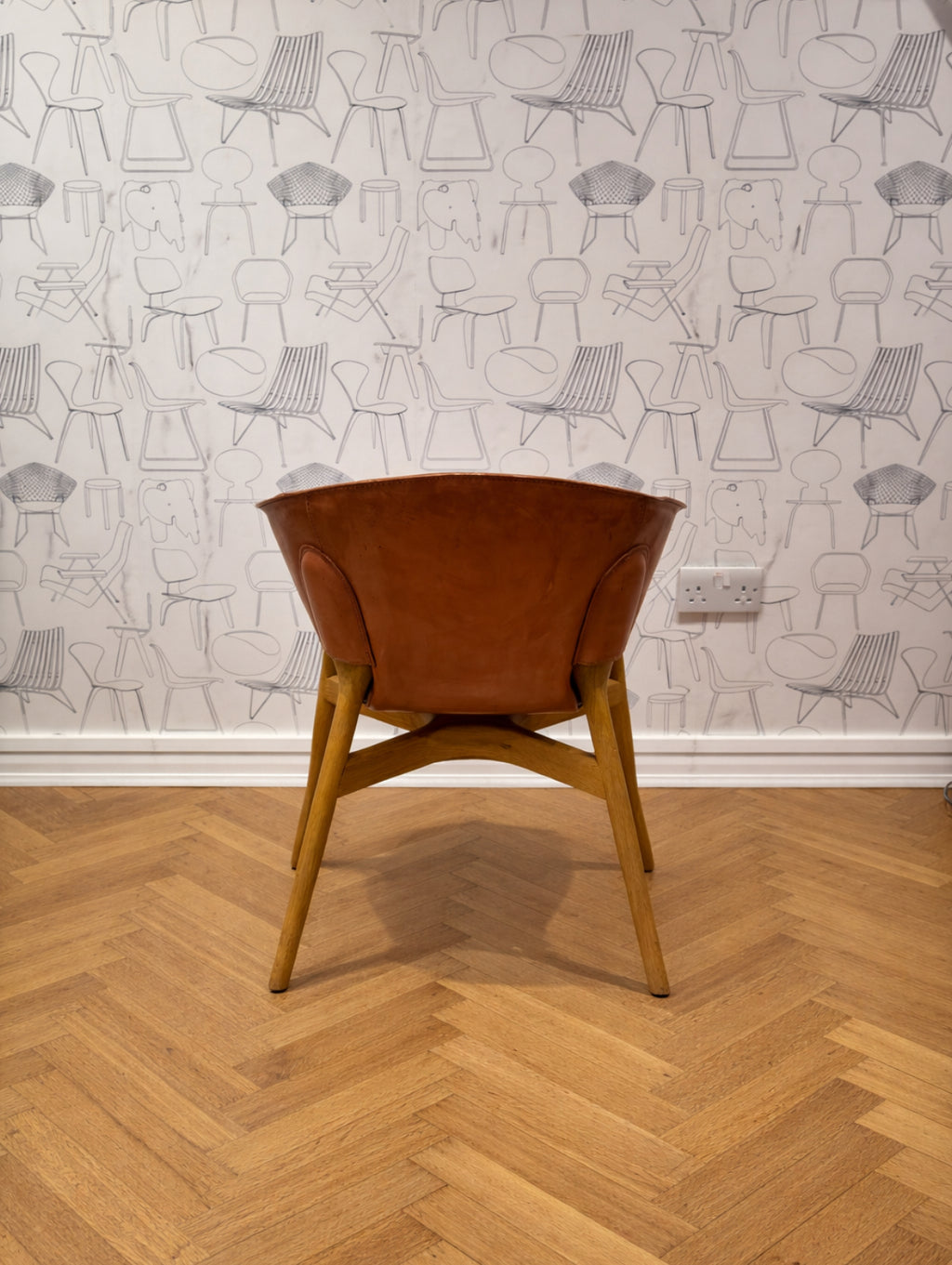 Hem Pocket Chair