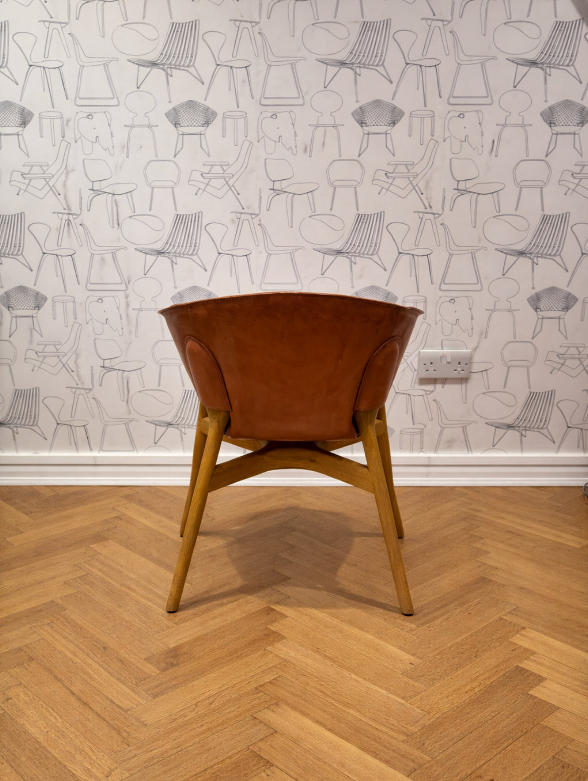 Hem Pocket Chair