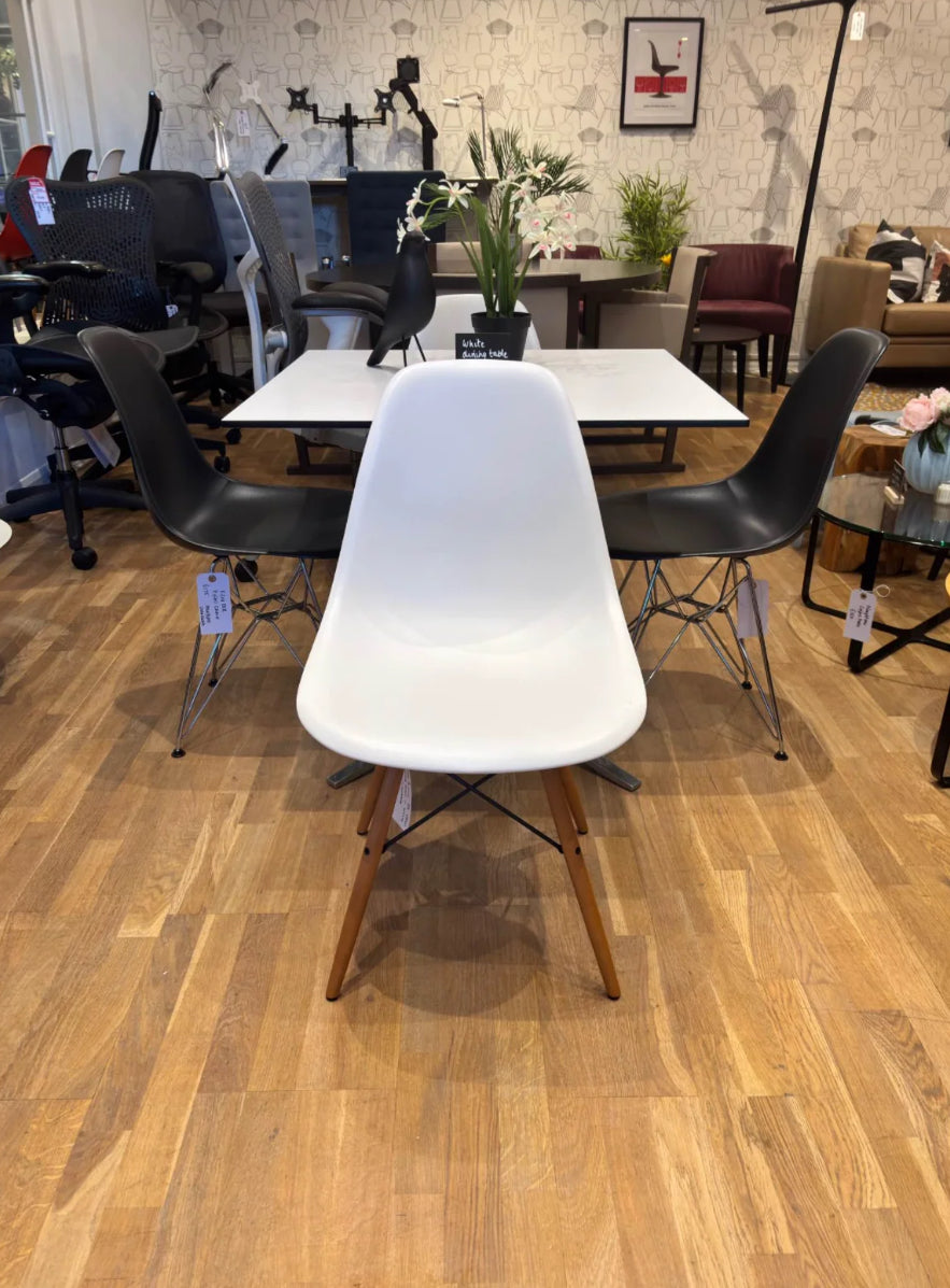 Vitra Eames RE DSW chair in white (used)