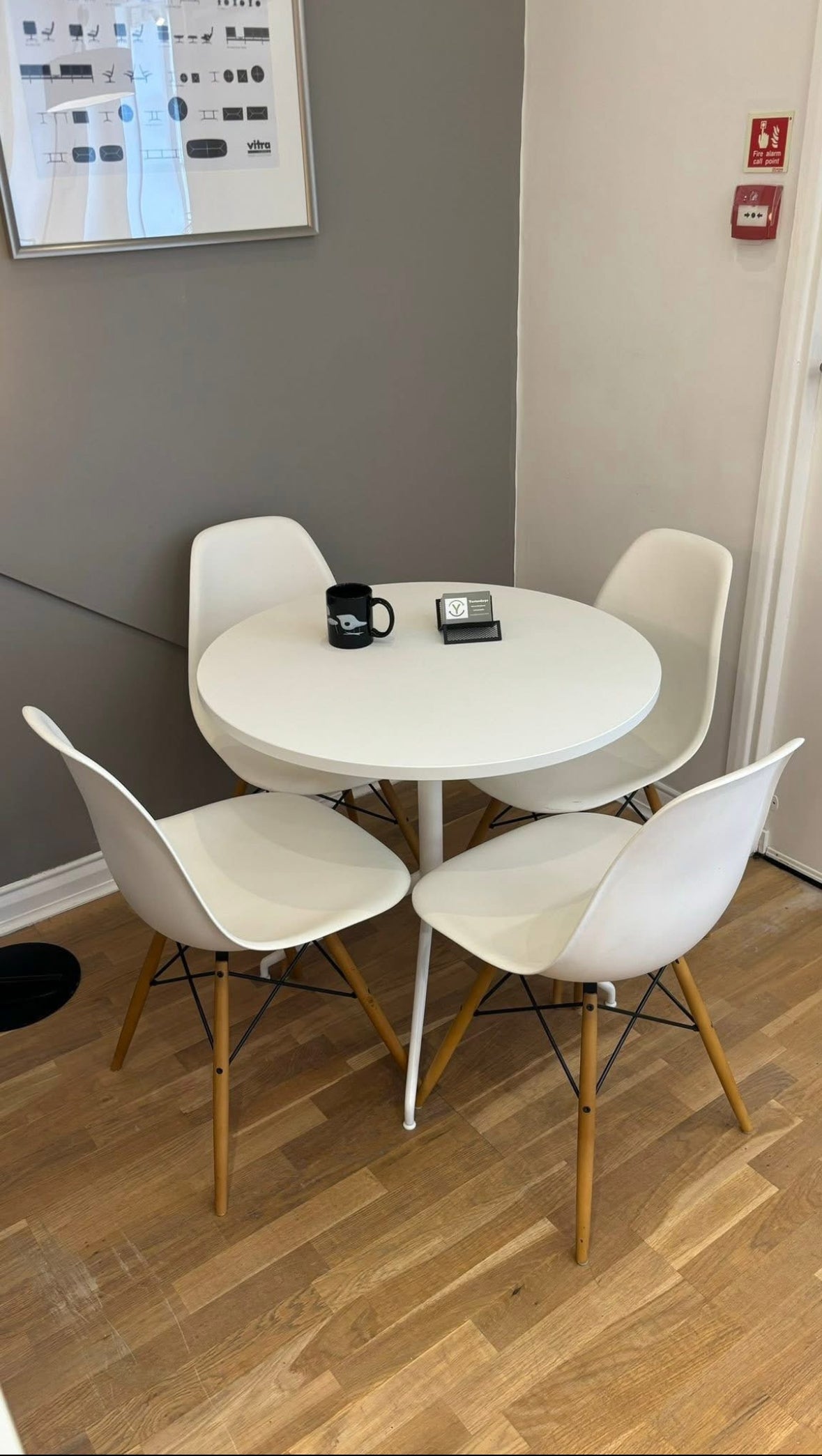 Arper Yop Flip Table in White