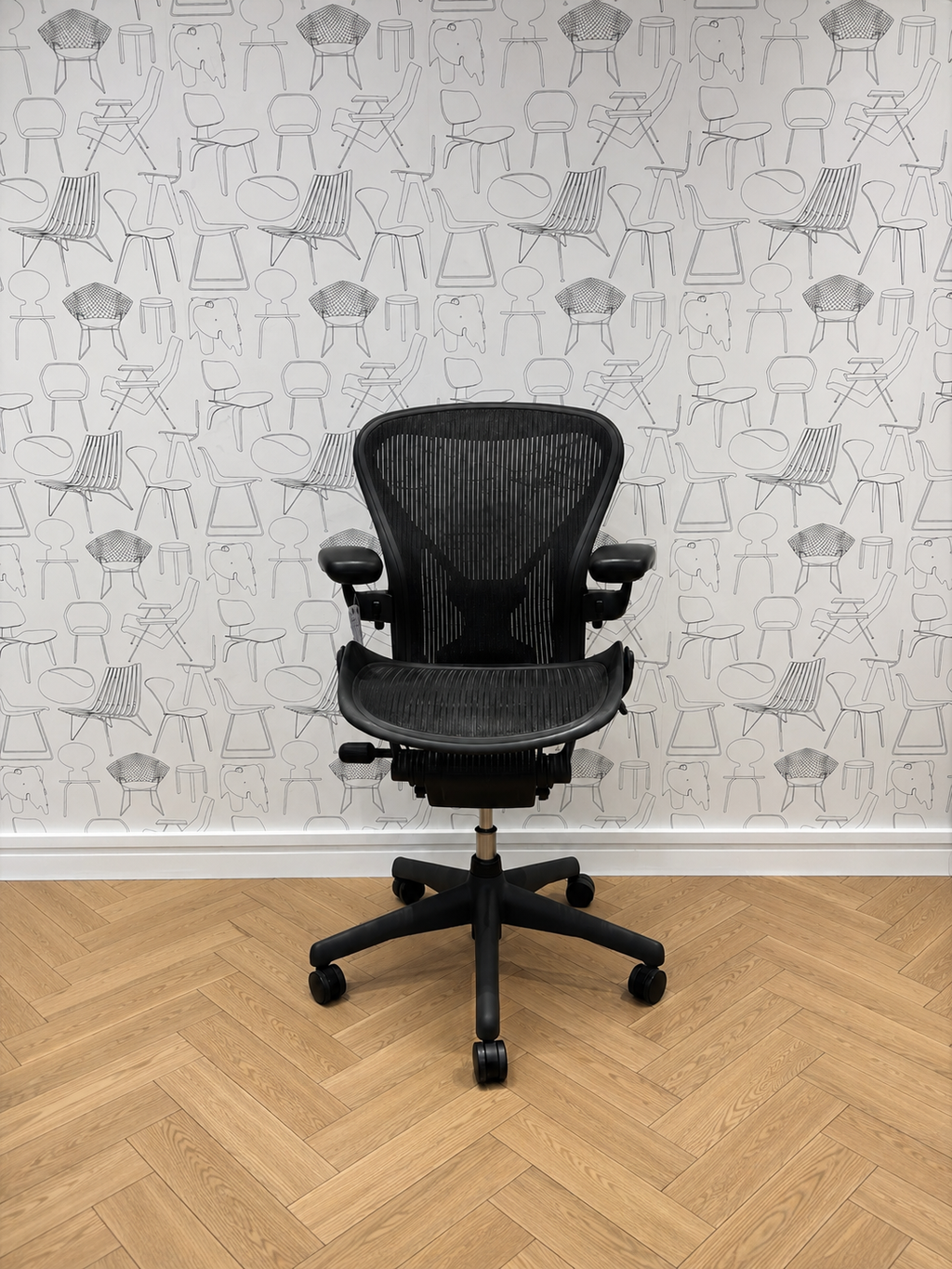Herman Miller Aeron Classic + PostureFit Size B (Refurbished)