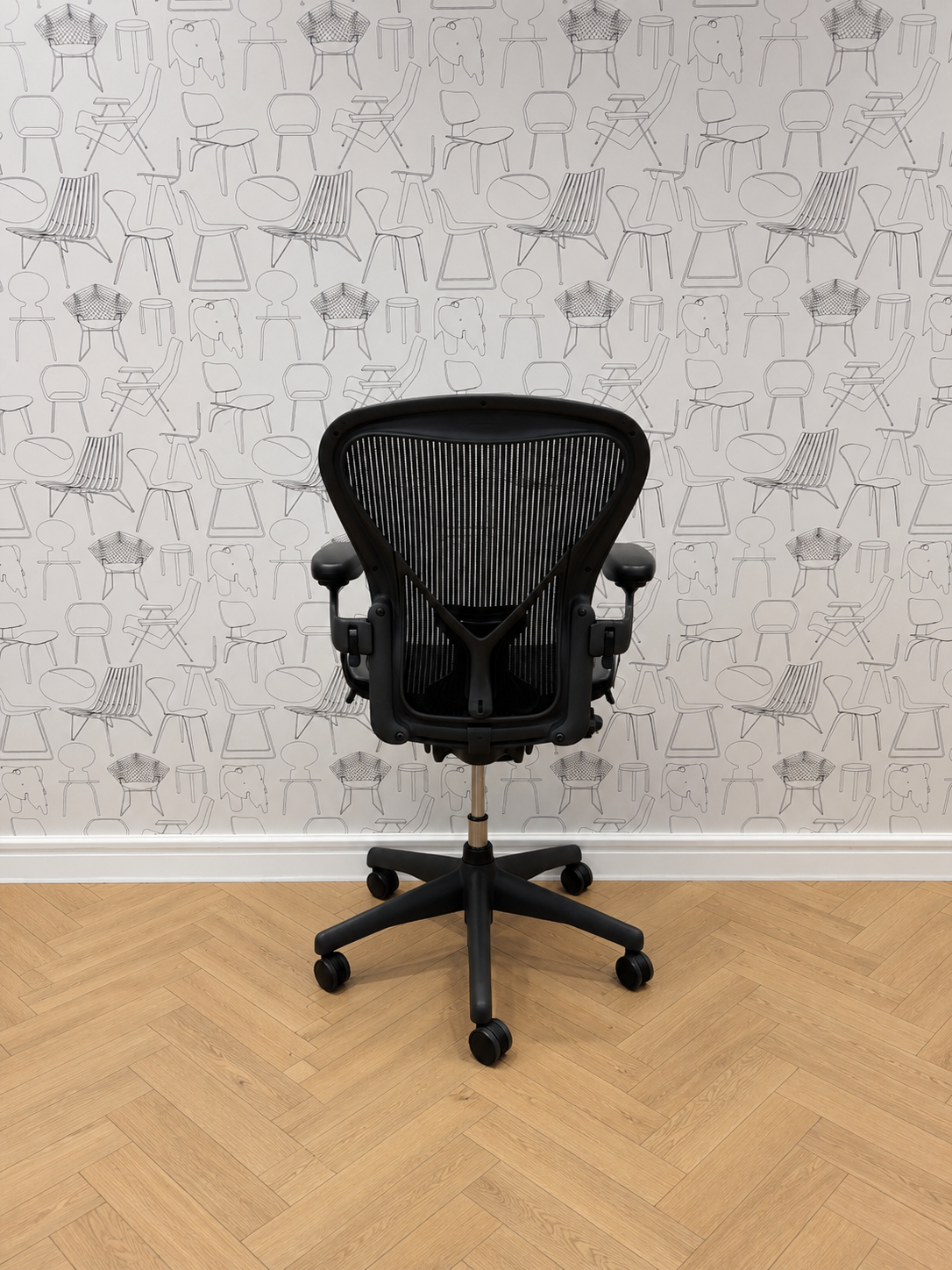 Herman Miller Aeron Classic + PostureFit Size B (Refurbished)